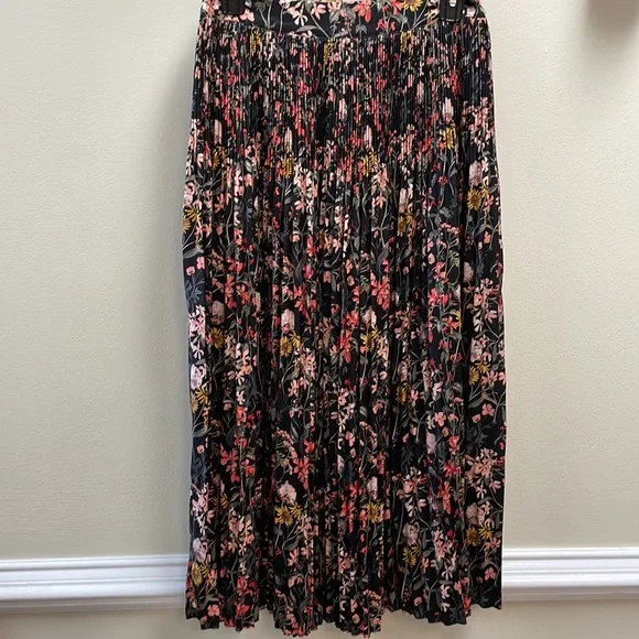New Women’s Scotch & Soda Pleated Floral Print MidiSkirt!!🔥🔥🔥